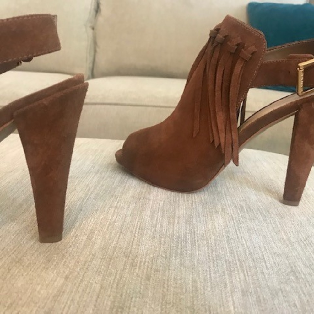 Shoes - Picture 1 of 3